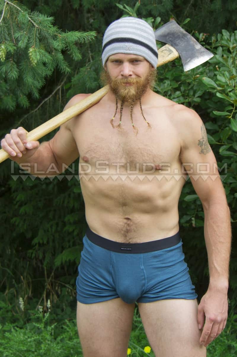800px x 1203px - Sexy bearded ripped muscle butt fire fighter Bain camps nude and jerks off  outdoors in chilly Oregon â€“ Guys Love Guys Blog